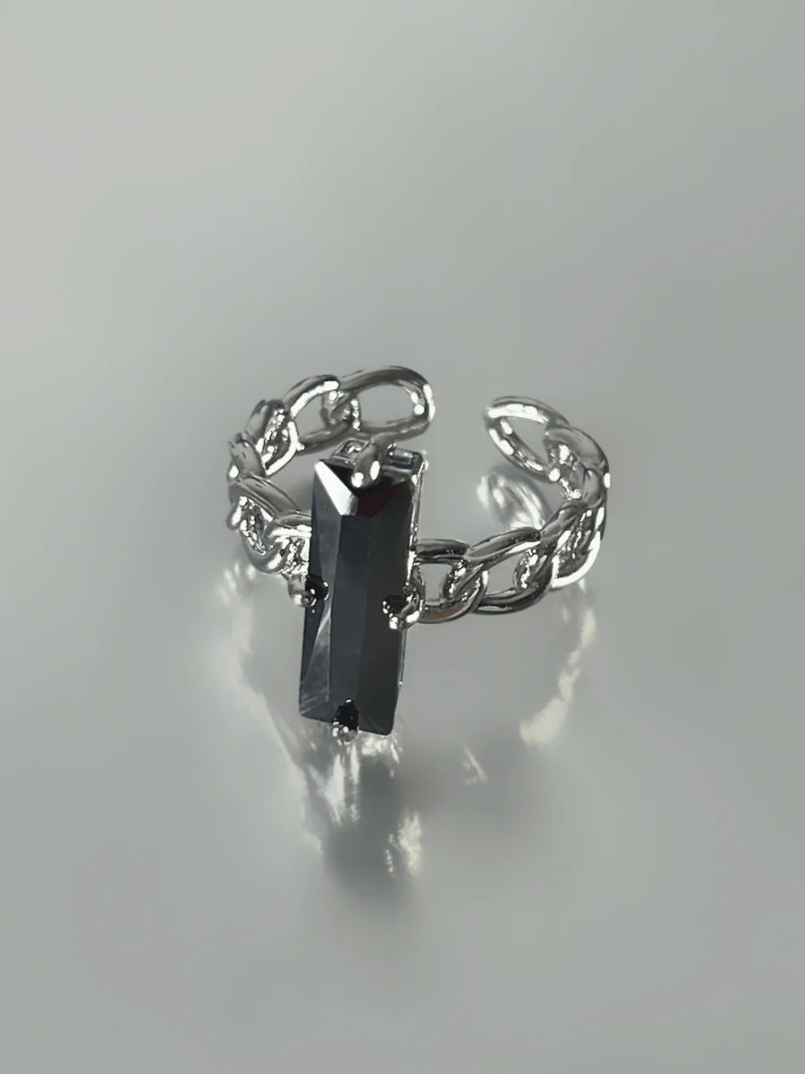 BLACK GEMSTONE SQUARE RING ST555