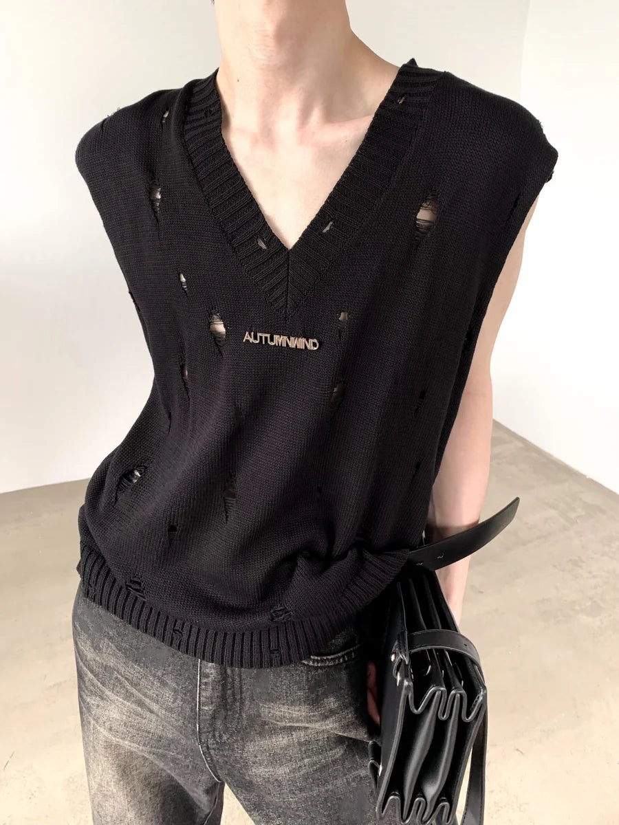 [AUTUMNWIND] METAL BROKEN HOLES HOLLOW V-NECK SLEEVELESS ST1458