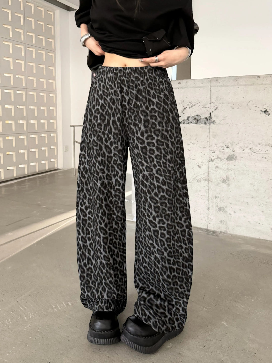 LEOPARD PRINT HIGH-WAIST WIDE-LEG TROUSERS ST5207