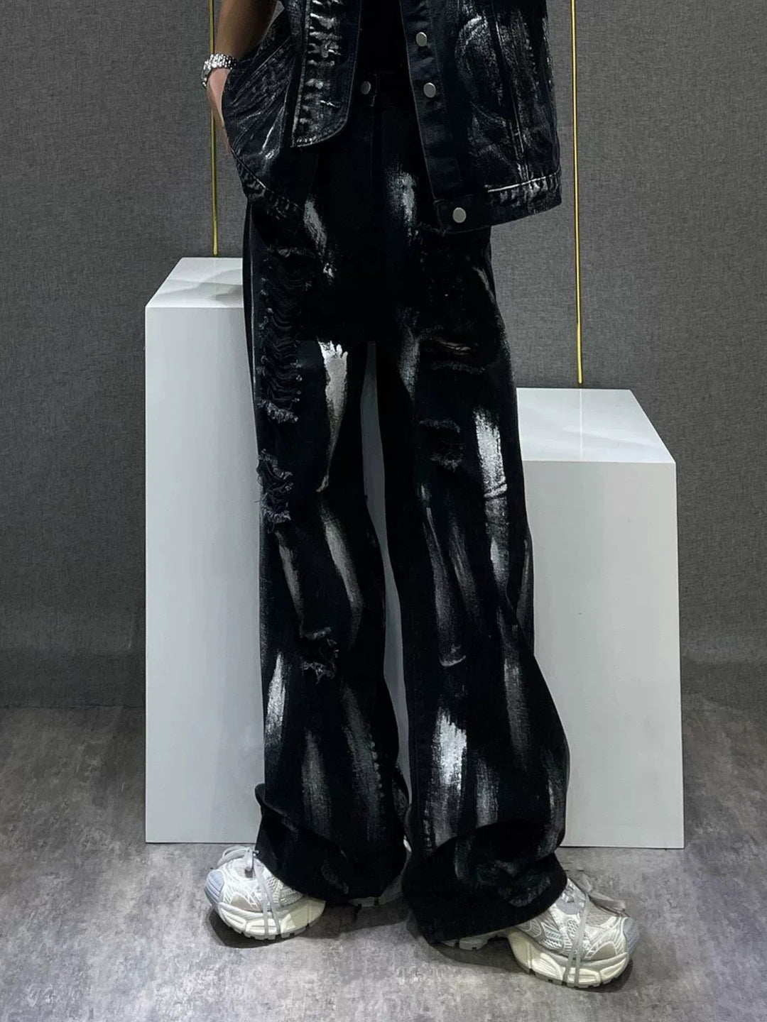 STRAIGHT-LEG RIPPED PANTS ST5186
