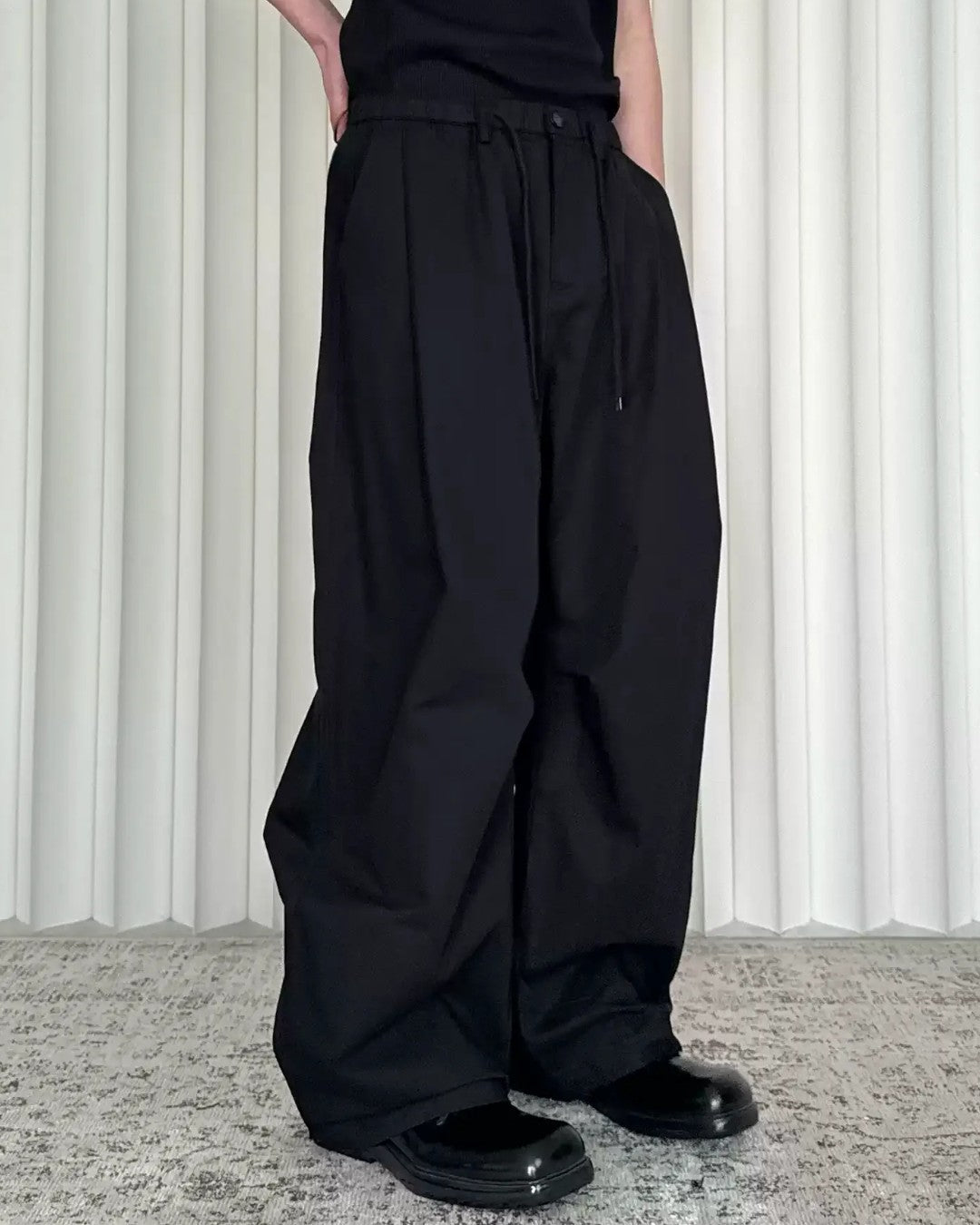 COTTON PLEATED PARACHUTE PANTS MT087