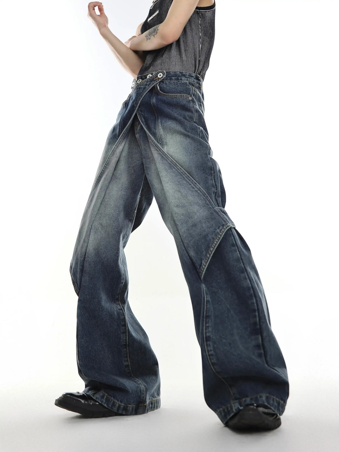 DECONSTRUCTED PANELLED WASHED JEANS ST5187