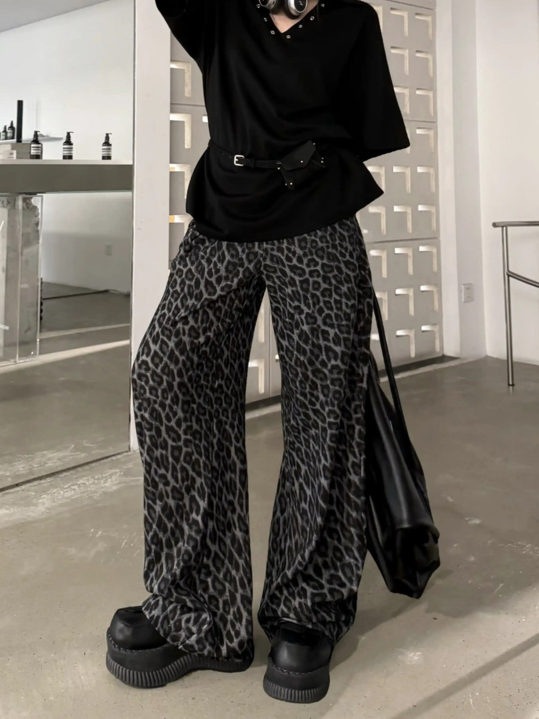 LEOPARD PRINT HIGH-WAIST WIDE-LEG TROUSERS ST5207