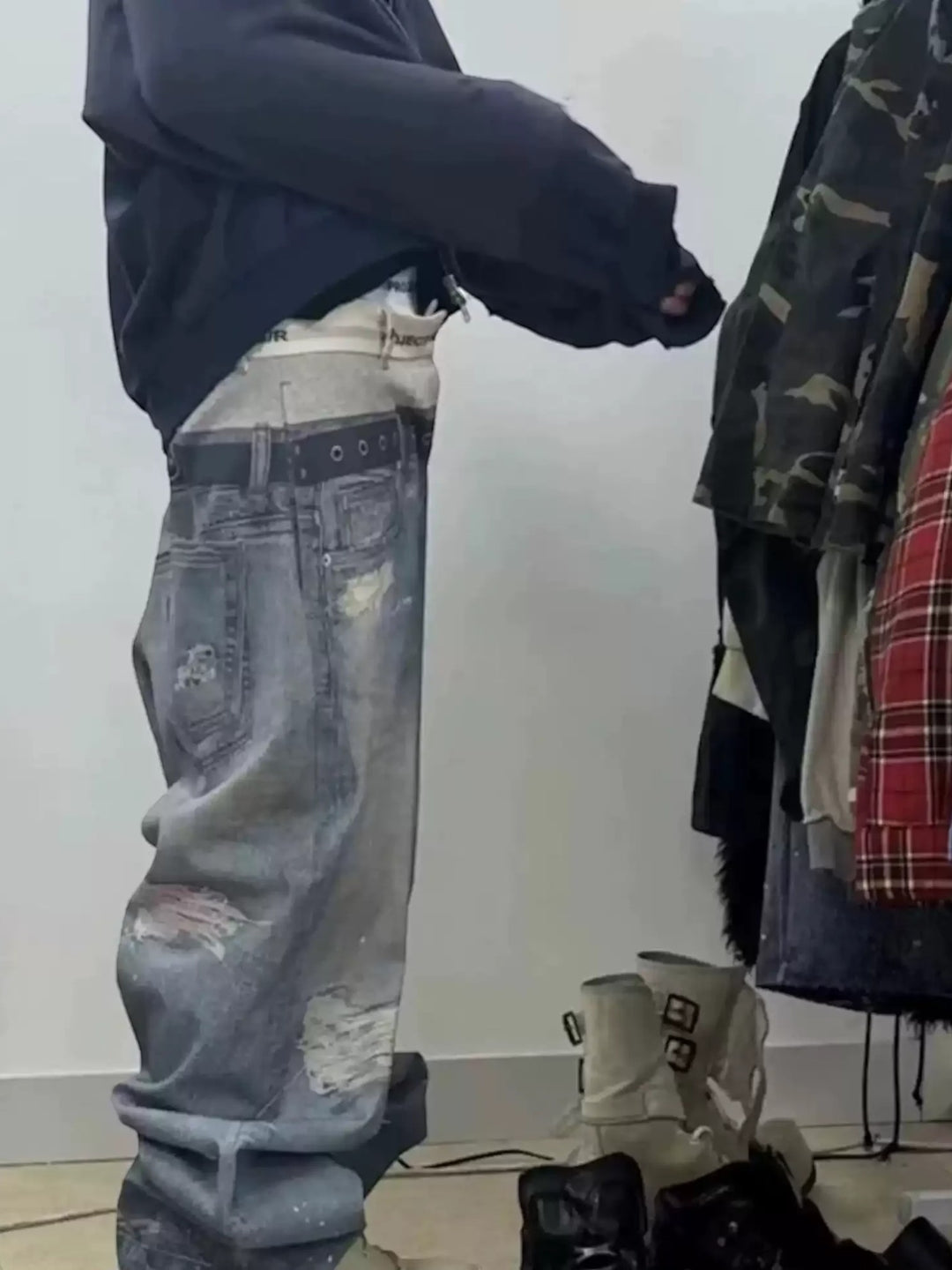 3D PRINT DISTRESSED STRAIGHT-LEG JEANS ST5182