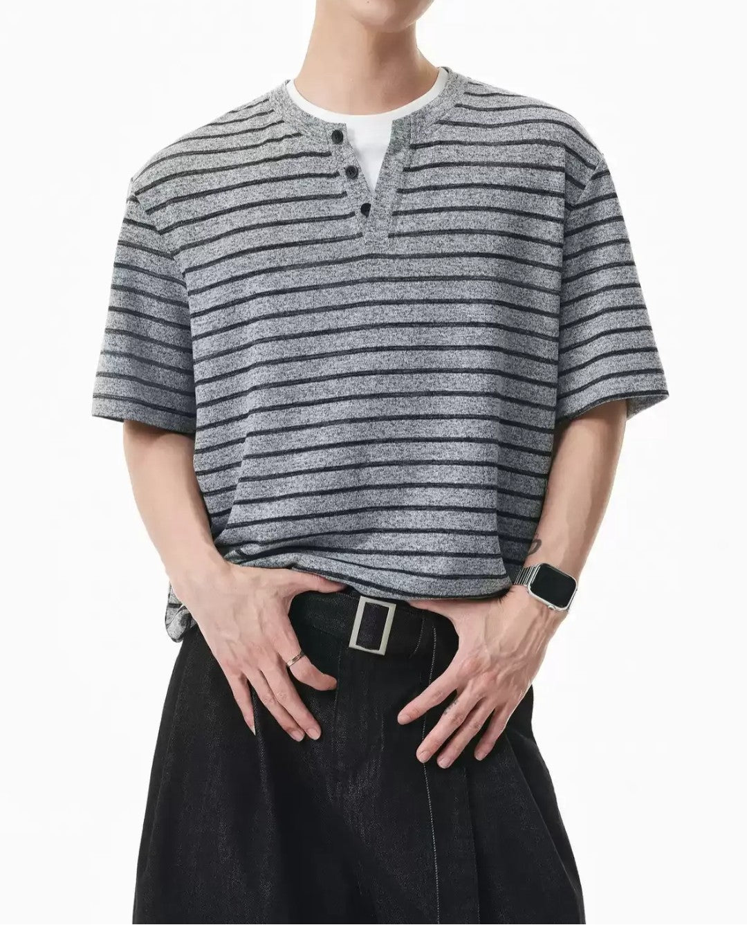 FAKE-LAYER STRIPED V-NECK RELAXED T-SHIRT MT564