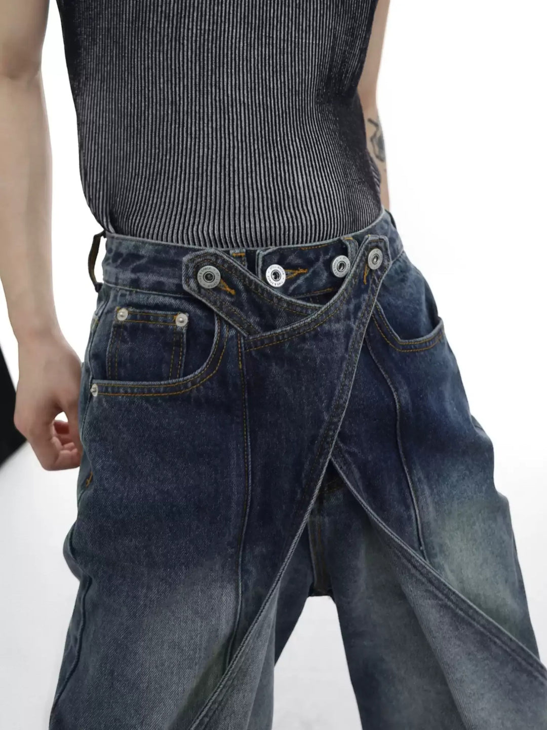 DECONSTRUCTED PANELLED WASHED JEANS ST5187